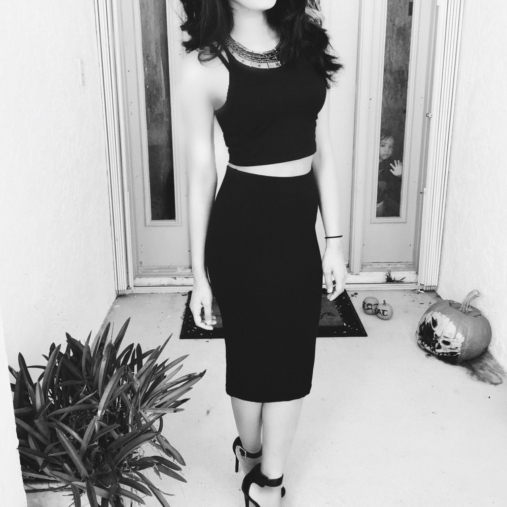 Black midi skirt